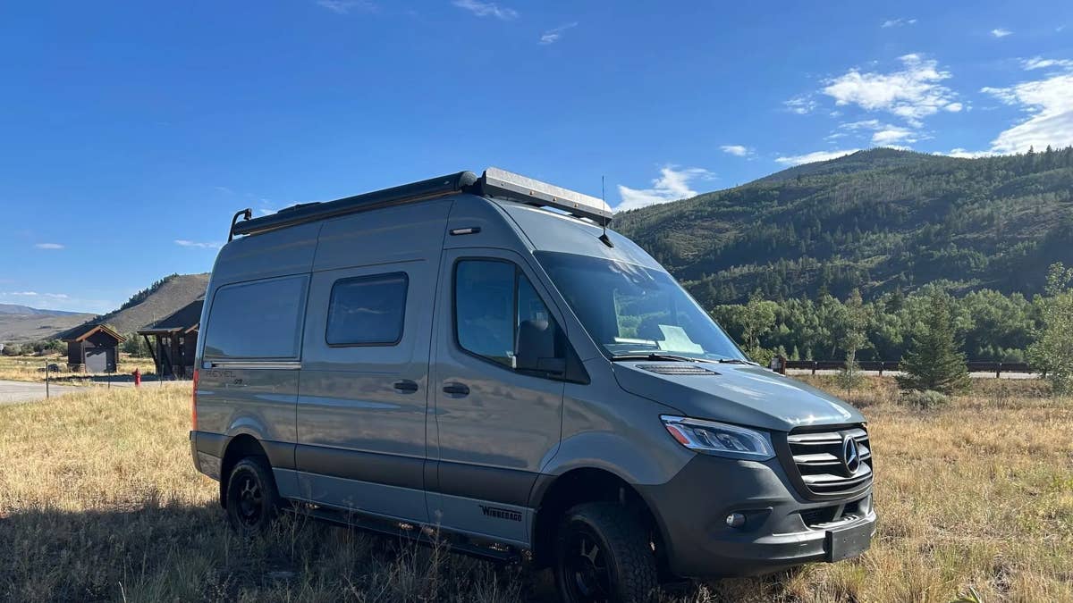 This $6,500 Mercedes-Powered Winnebago 4x4 Could Spark a Last-Minute Bidding War
