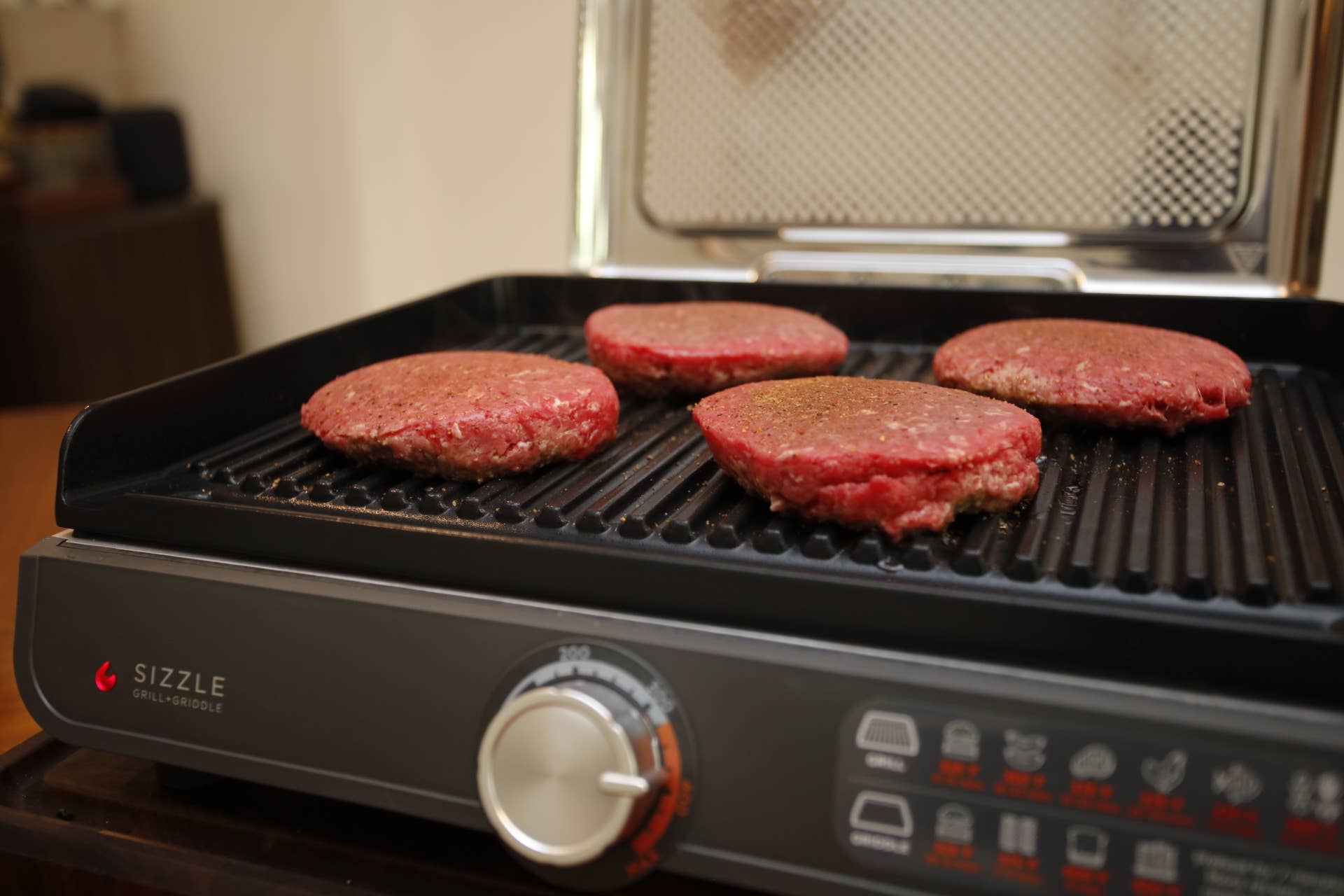 Ninja Sizzle Review: This $150 Ninja Grill/Griddle Combo Punches