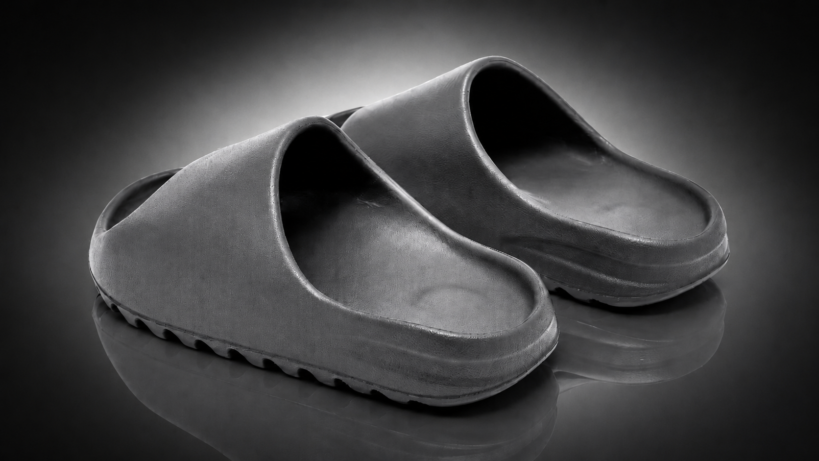 ys-01　US10 Yeezy YS-01 Slides: Release Date and Where to Buy - Men's Journal