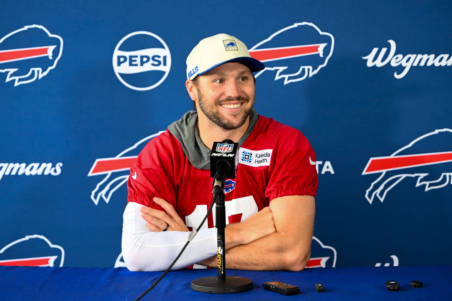 Josh Allen, Patrick Mahomes, Aaron Rodgers Make History in NFL Sunday ...