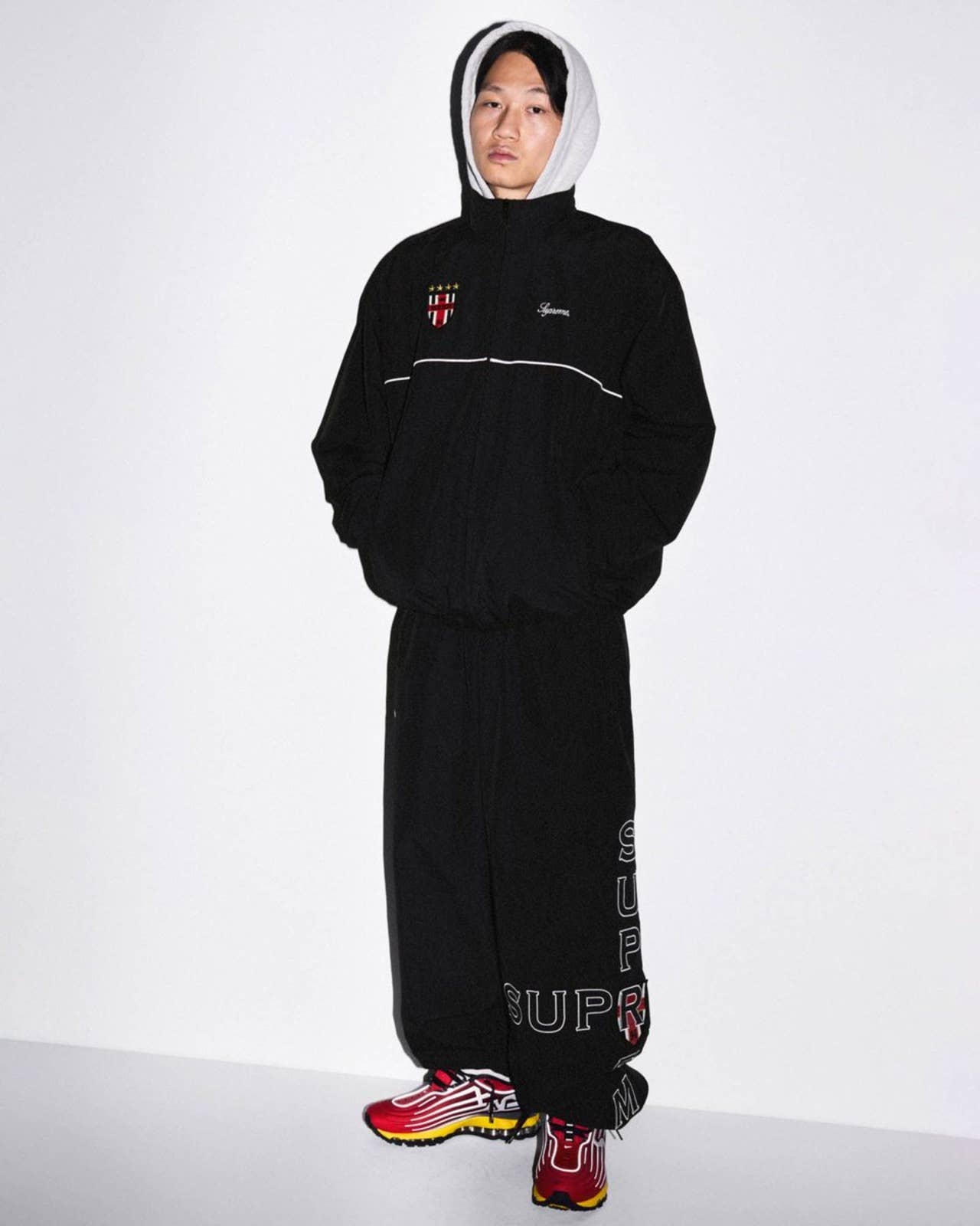 Supreme Is Bringing Back a Forgotten Y2K Nike Air Max - Men's Journal