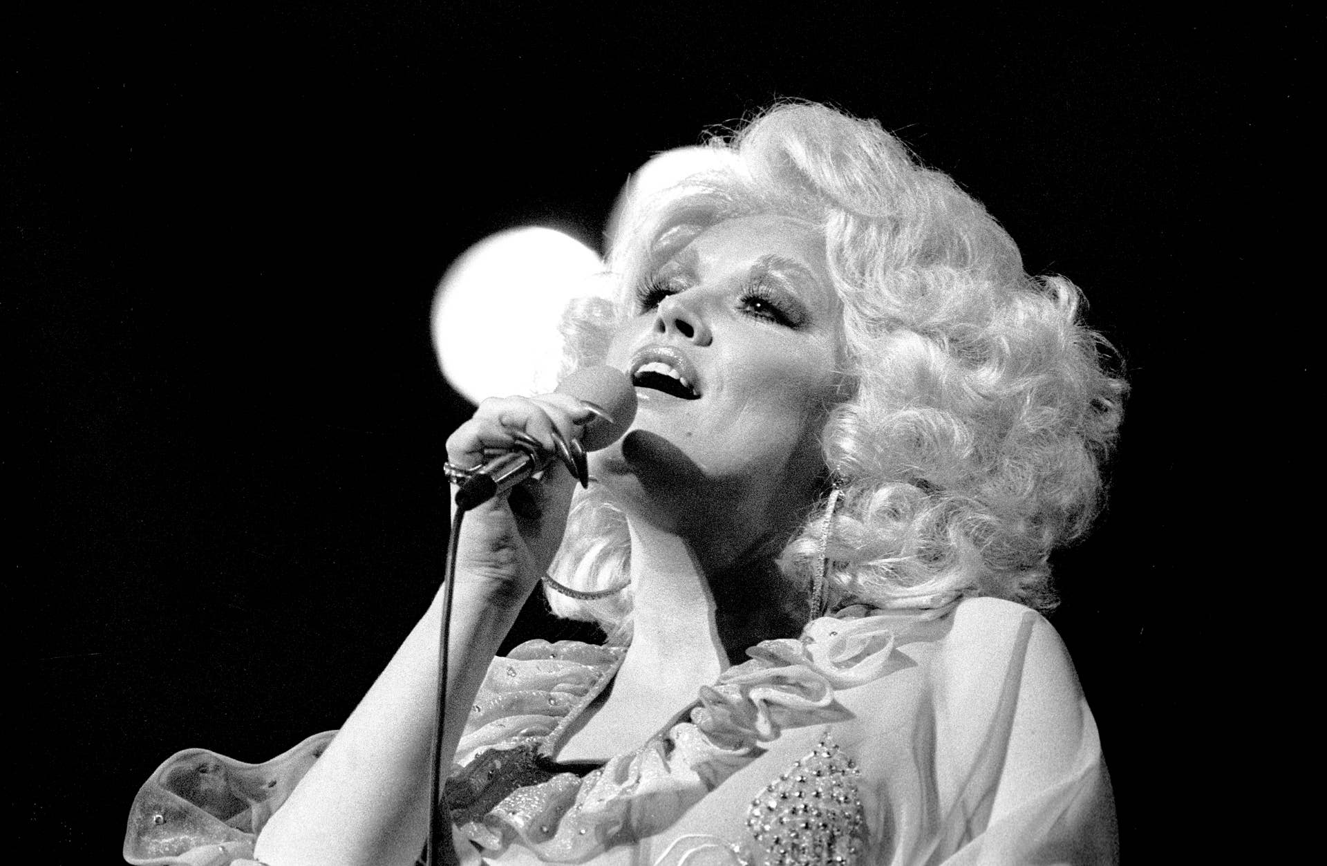Dolly Parton Made Playboy History With Her Iconic 1978 Cover - Men's ...