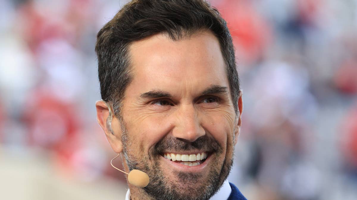 Matt Leinart Urges College Football Fans to Donate Blood for Life-Saving Cause