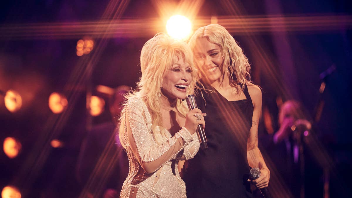 Miley Cyrus Performs An Emotional Tribute To Dolly Parton At Her Hollywood Bowl Show