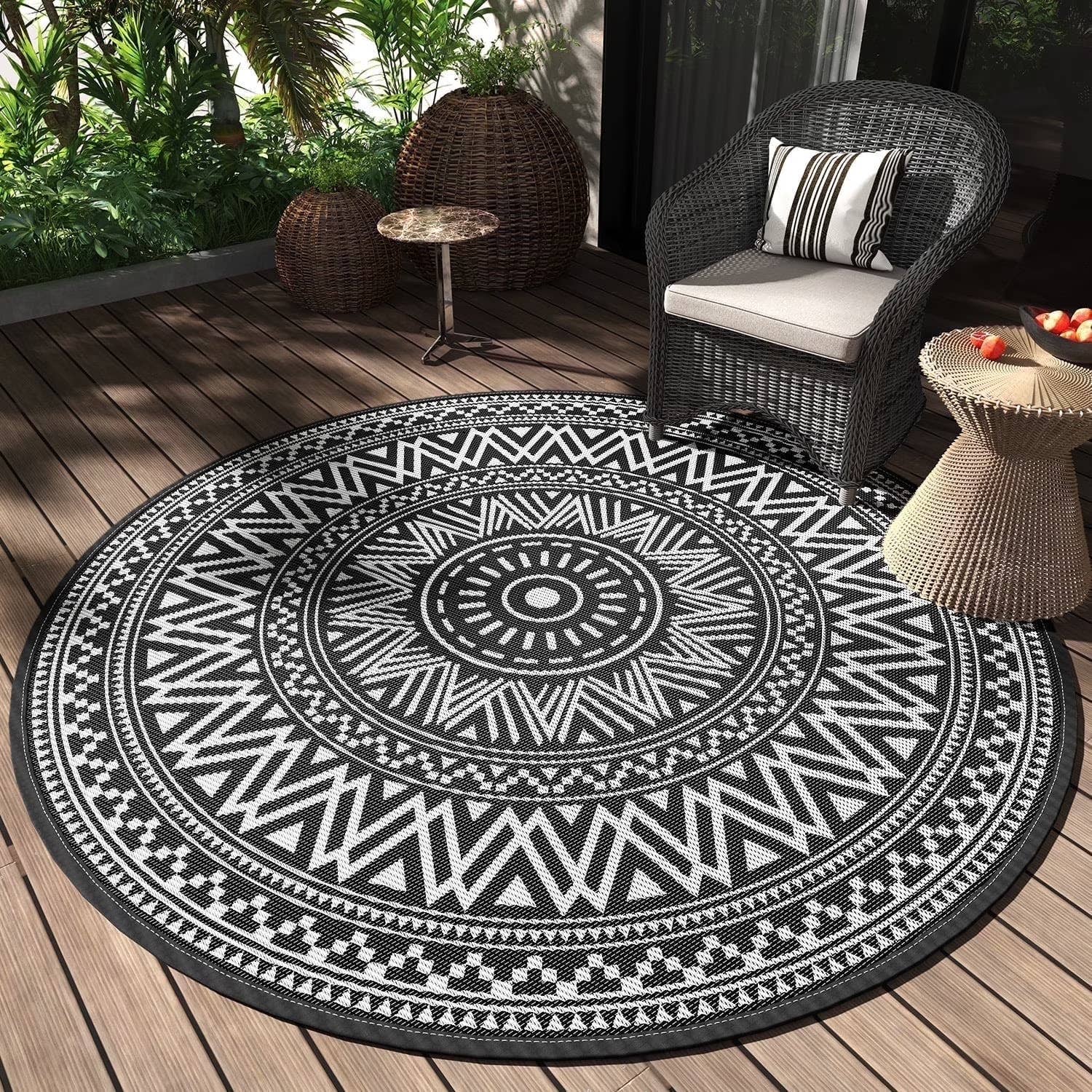 Round Shape Rug Walmart Sells a 6-Foot Round Patio Rug for Only $32 - Men's Journal