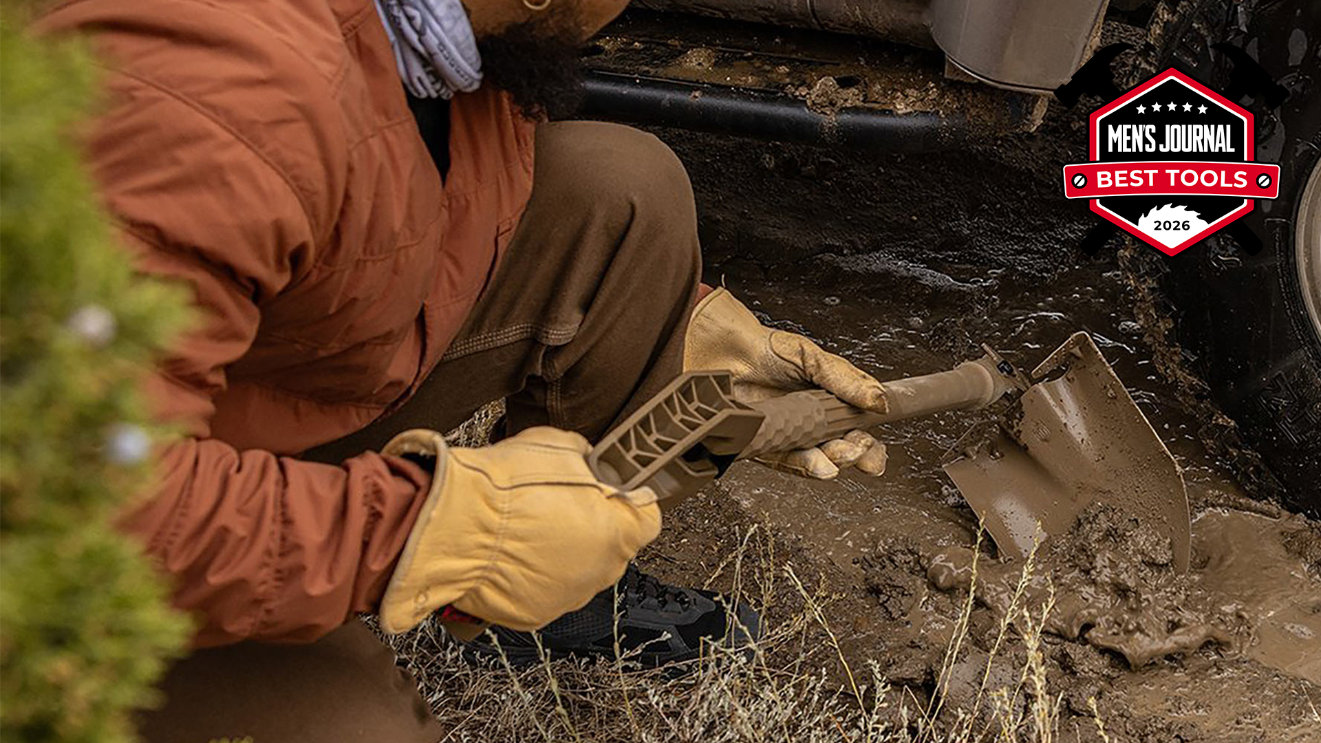 This Folding Shovel Is Actually Big Enough to Do Real Work