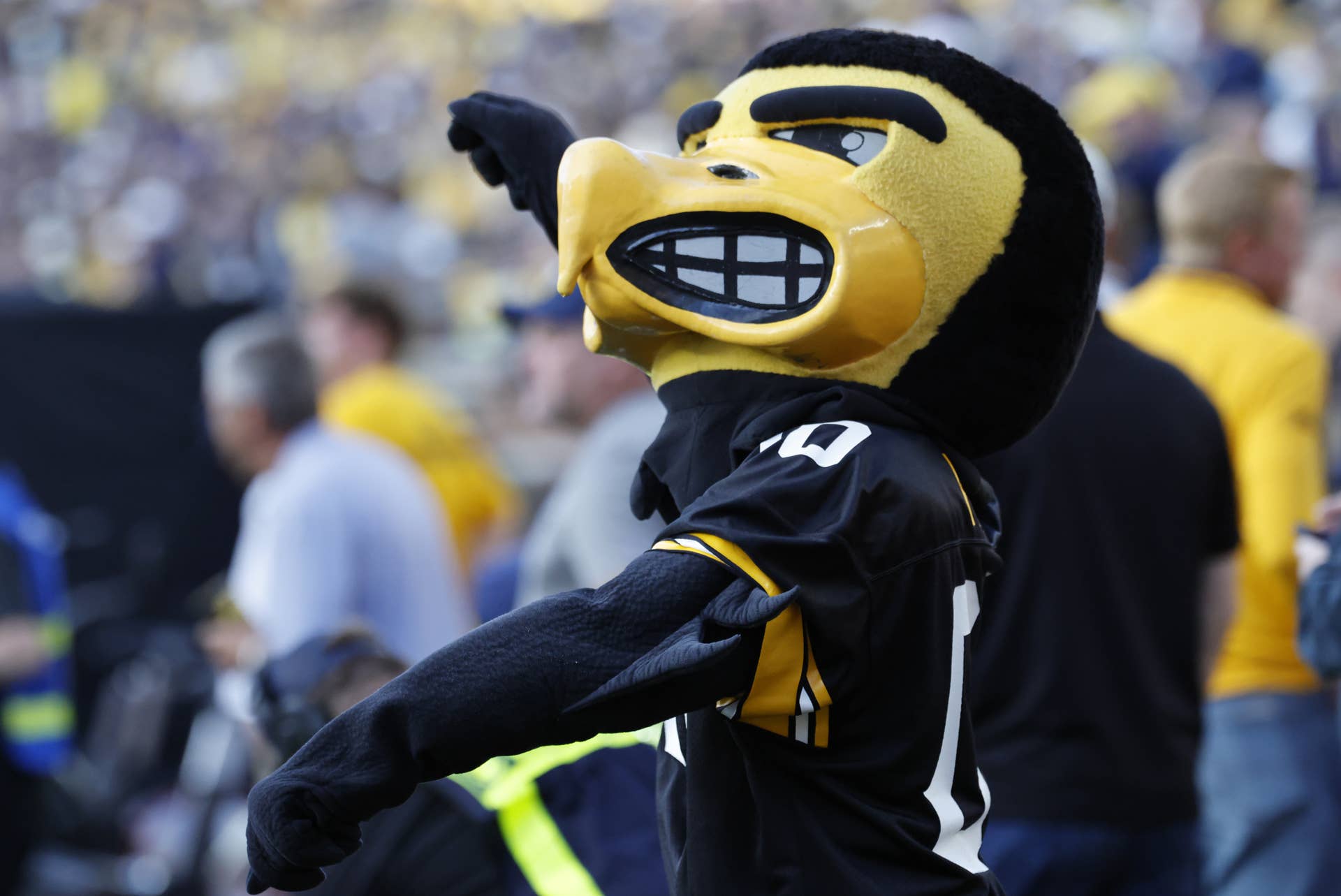 College GameDay Heads to Iowa for Hawkeyes vs. Ohio State - Men's Journal