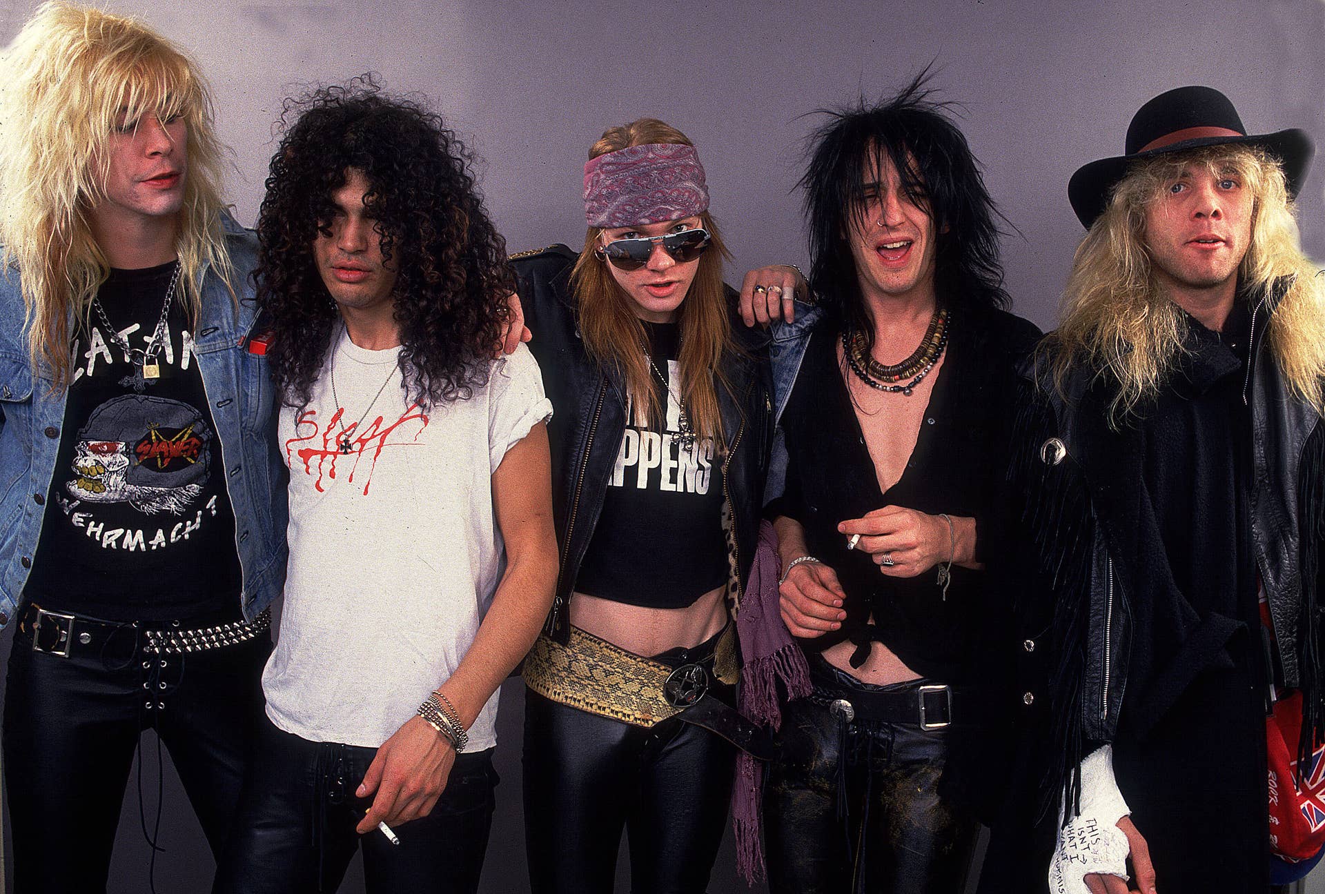 Guns R Roses Skull 35 Years Ago, Guns N' Roses Hit No. 1 With a Bold Sequel - Men's Journal