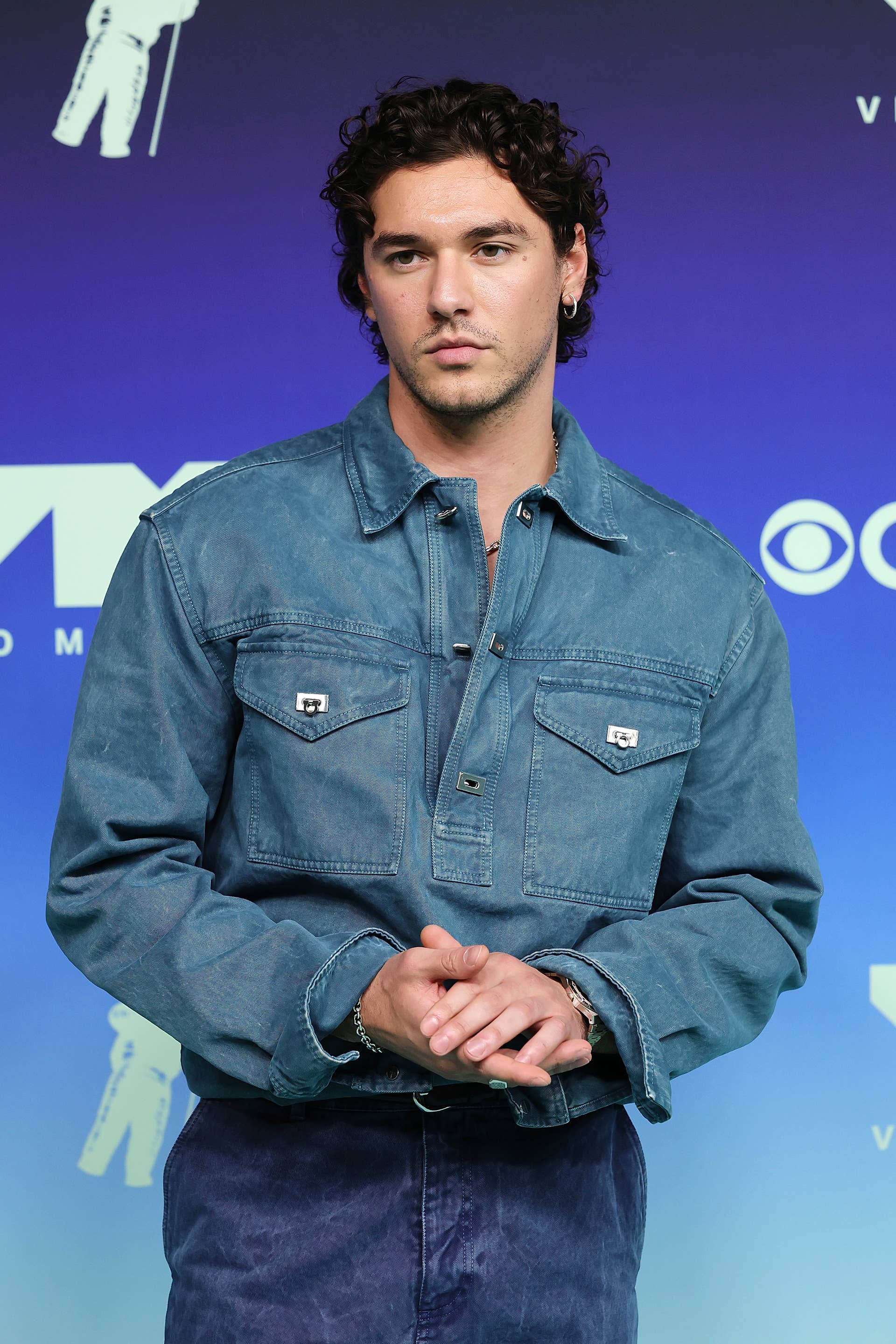 ‘Off Campus’ Star Belmont Cameli Shows Off His Dance Moves in New ...