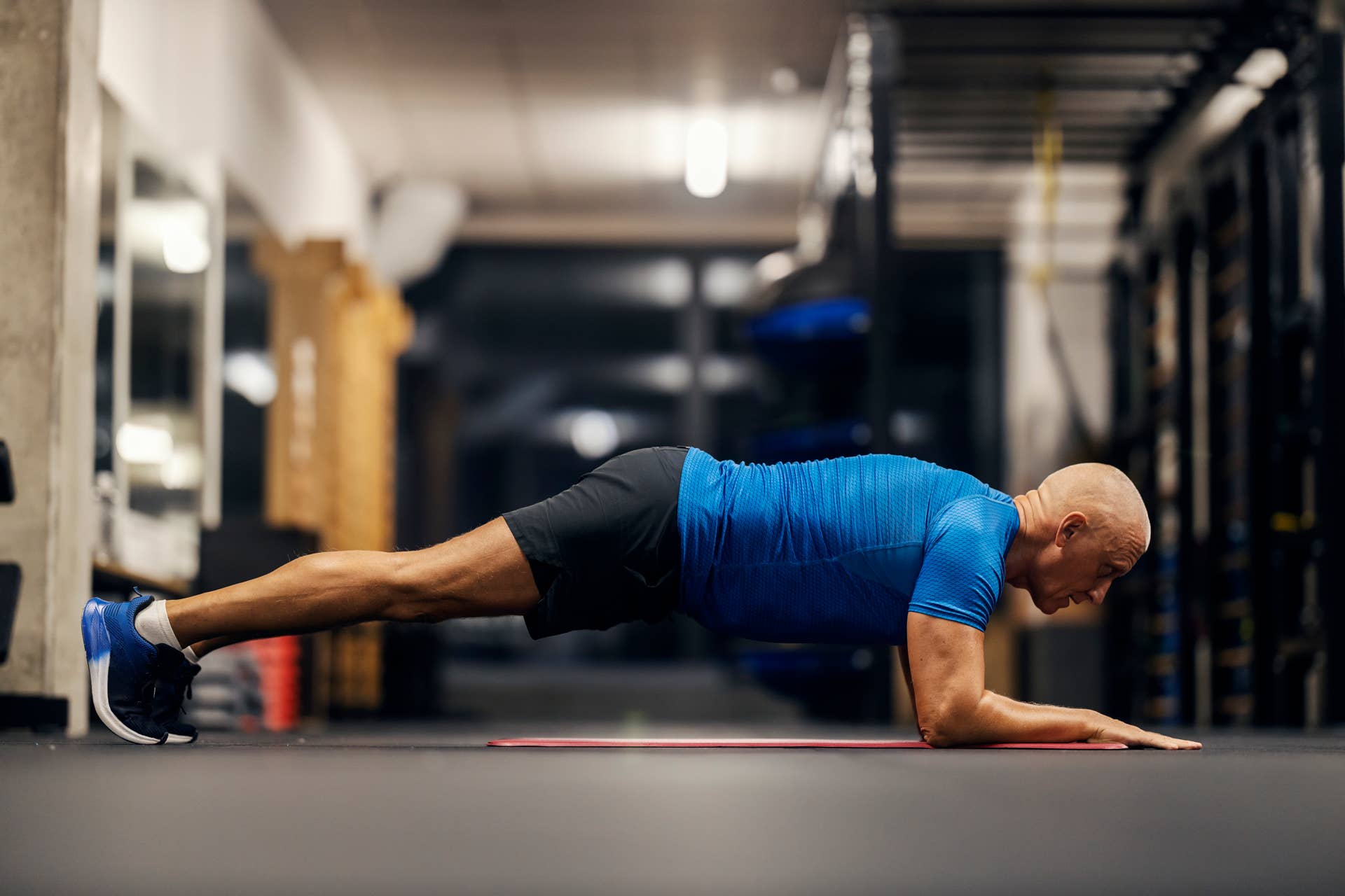 Your Plank Might Be Missing Your Abs—Try This Simple Pelvic-Tilt Cue