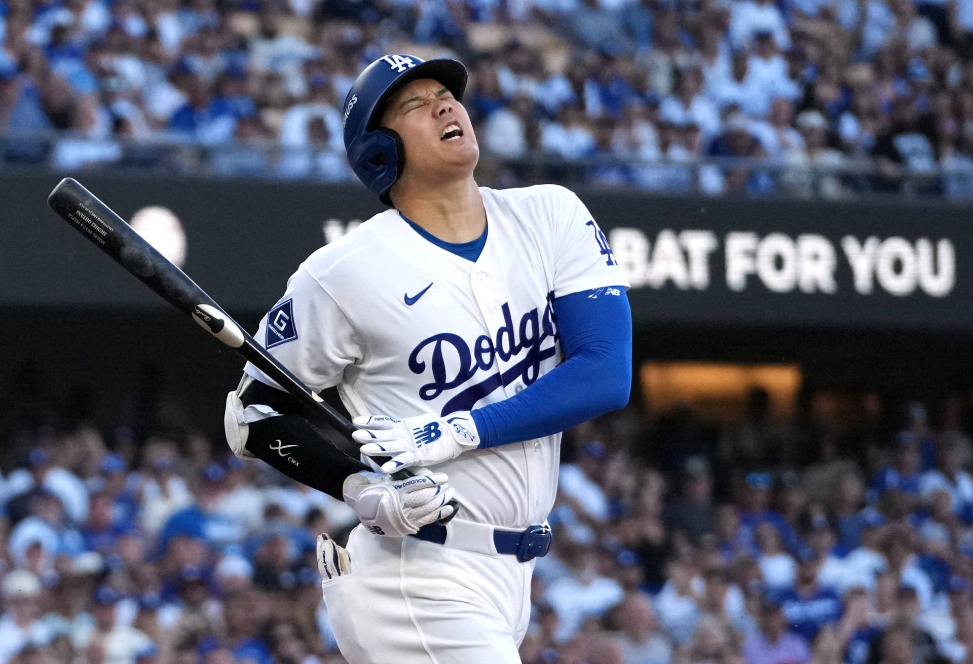 Kolleksiyaçılar Shohei Ohtani kartlarının dəyəri $100-lərlə azalanda 'döyülür'