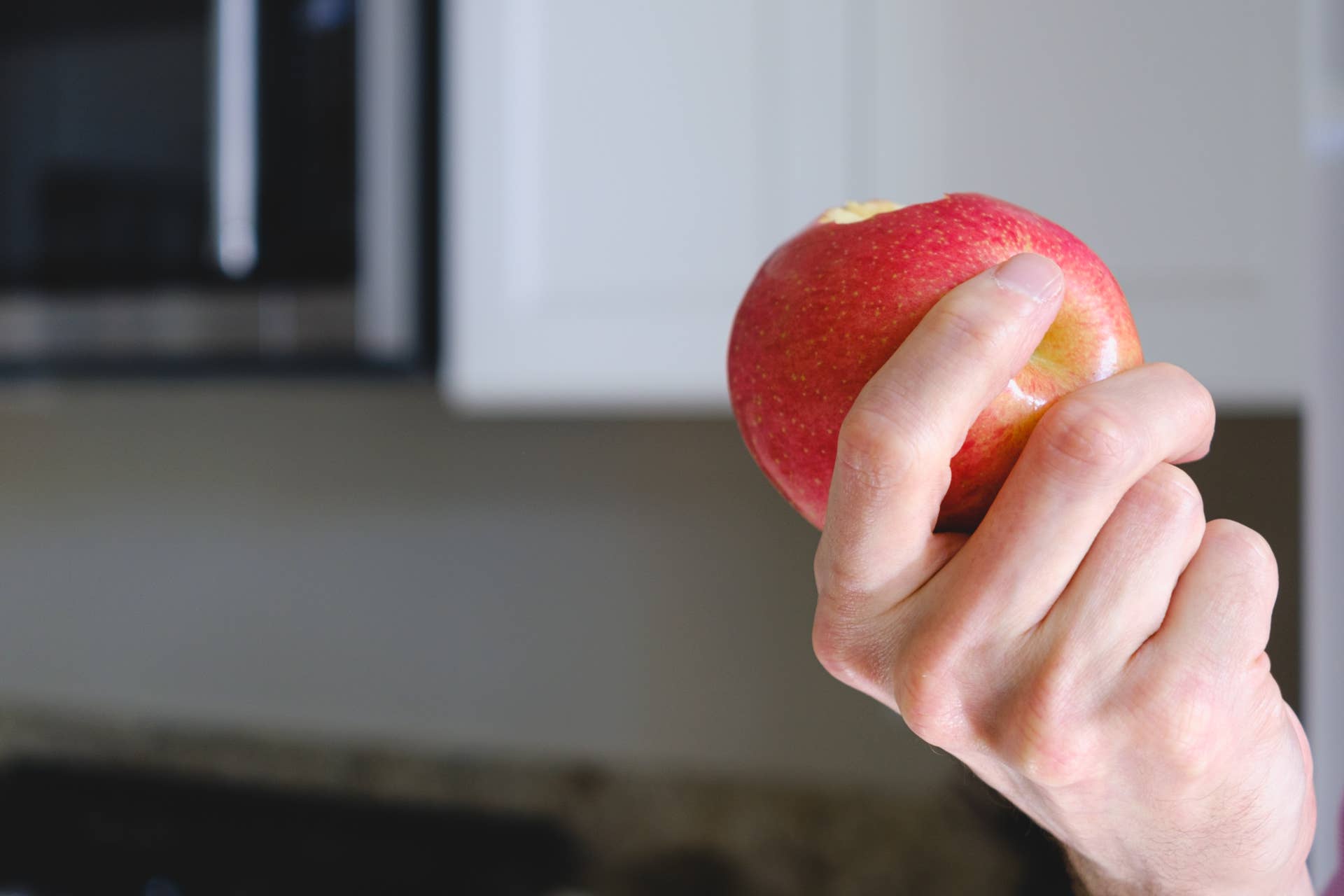 Registered Dietitians Break Down What Actually Happens to Your Body When You Eat an Apple a Day