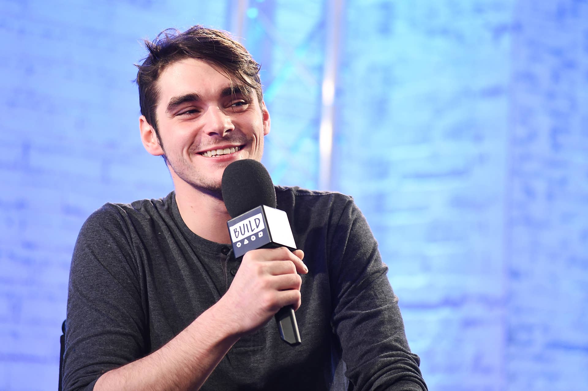 'Breaking Bad' Stars Pay Emotional Tributes to RJ Mitte: Bryan Cranston, Aaron Paul, & More