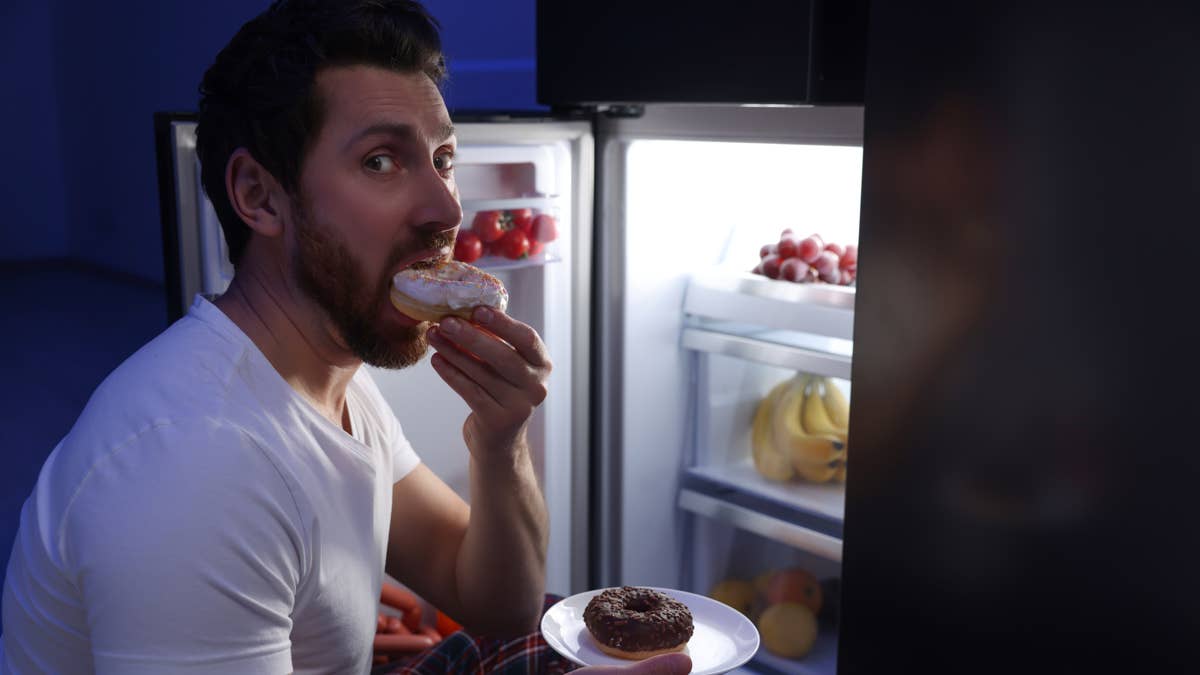 Scientists Found a Surprising Link Between Sleeping 5 Hours and Feeling Hungrier
