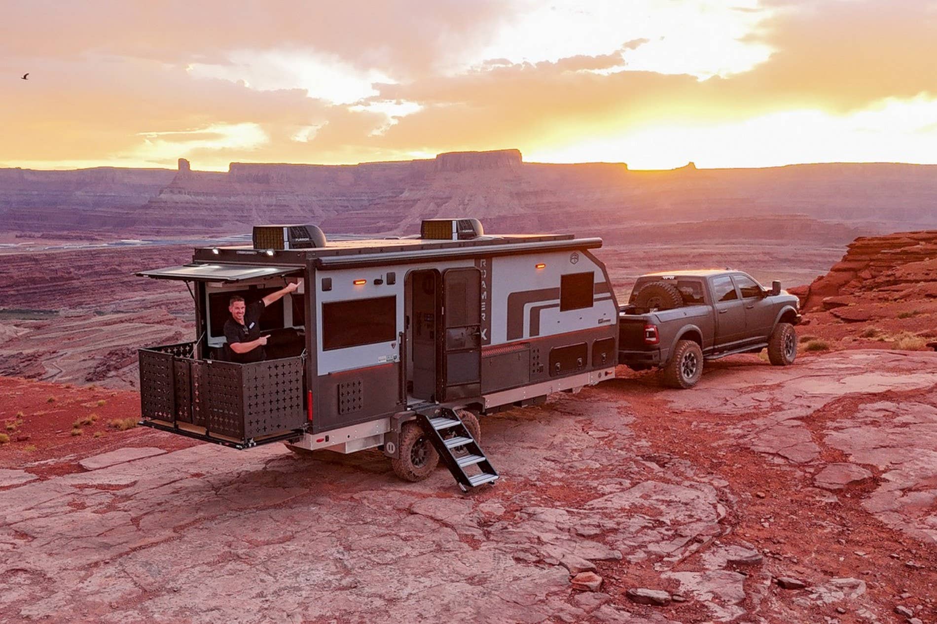 This Four-Season Off-Road Trailer Packs 3,160 Watts of Solar Power and ...