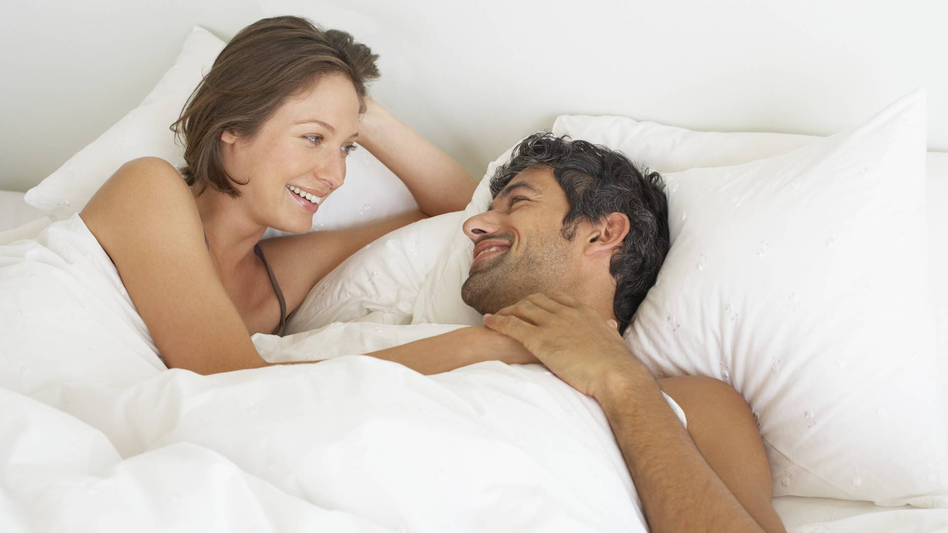 Study of 27,931 Adults Links 4 Bedroom Habits to More Orgasms & Higher Sexual Satisfaction for Women