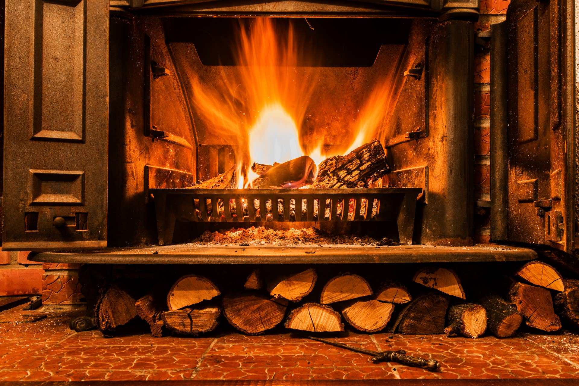 Before You Light Your Fireplace This Fall, Check for This One Hidden Creosote Warning Sign