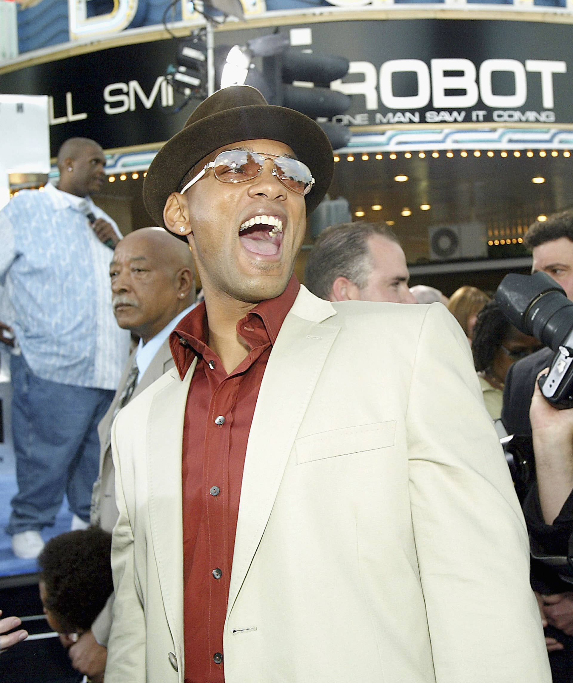Will Smith’s 2004 Sci-Fi Thriller ‘I, Robot’ Is One of Apple TV’s Top 10 Movies, 22 Years Later