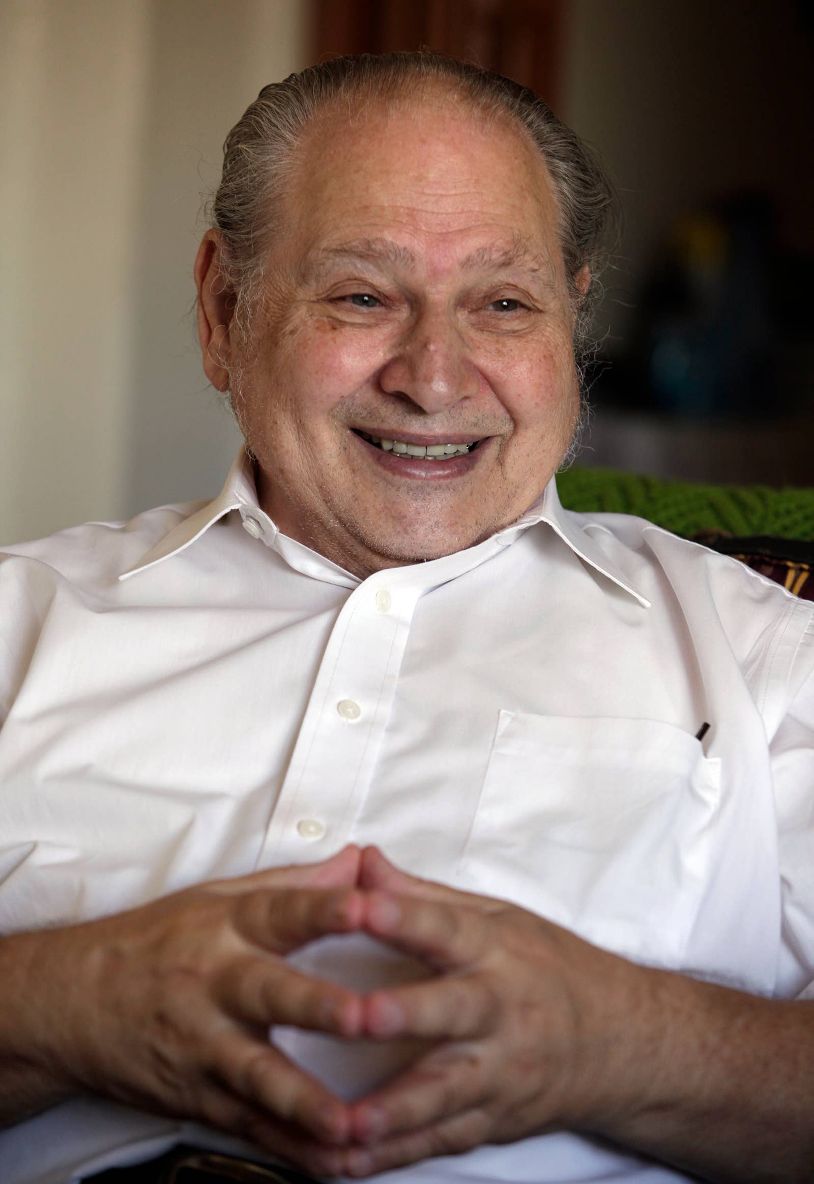 In 1976, Ronald Wayne sold his 10% stake in Apple for $800, 12 days after the company was founded; it would be worth up to $400 billion today