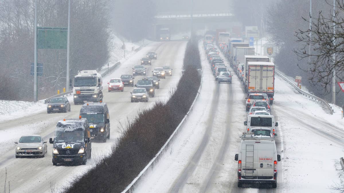 Winter Storm Hits 7 US States Monday as Up to 16 Inches of Snow, 55 MPH Winds Loom