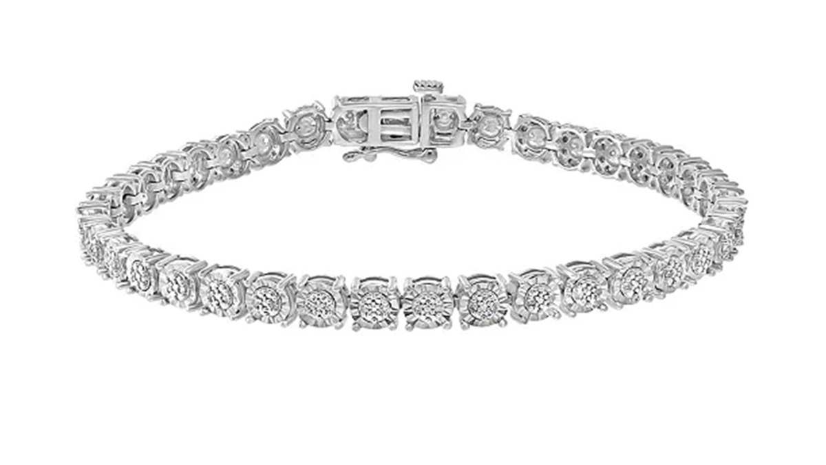 Macy's Is Selling an 'Elegant' $375 Diamond Tennis Bracelet for 65% Off, and It Makes a Superb Gift