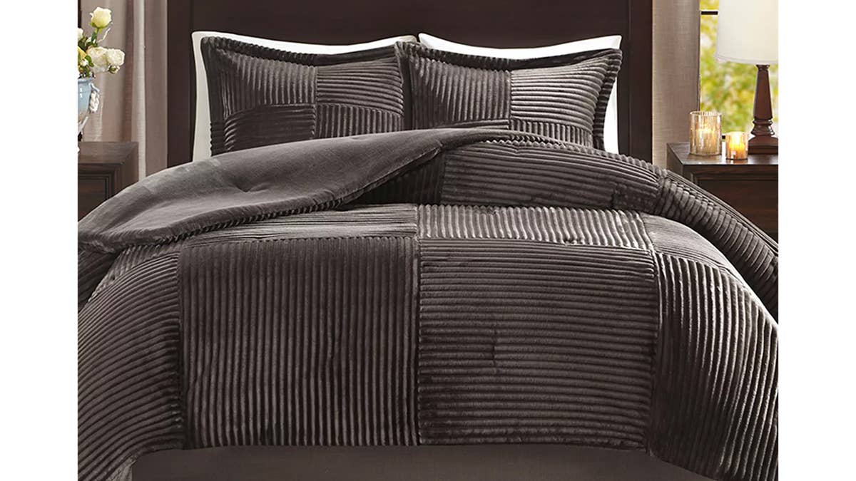 Macy's Has a Cozy 3-Piece Comforter Set on Sale for 70% Off, and It's 'Perfect for Cold Weather'