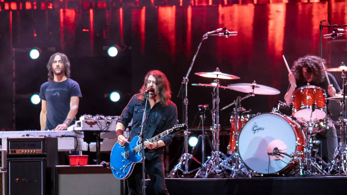 Foo Fighters Release Long-Lost 1997 Cover of Gerry Rafferty’s “Baker Street”