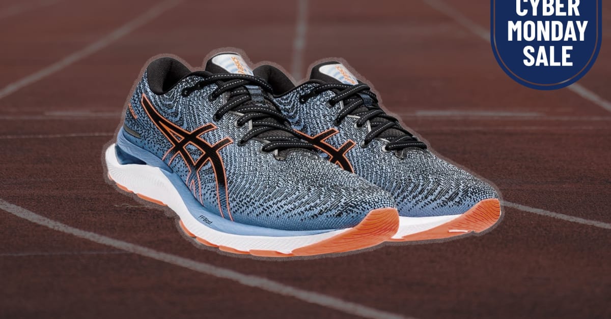 The Asics Gel-Cumulus 24 Is Still 47% Off After Cyber Monday - Men's Journal