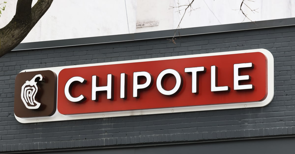 Judge Orders Woman to Work at Chipotle After Violent Burrito Bowl