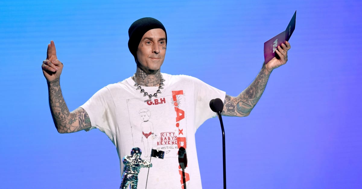 travis barker nike shoes