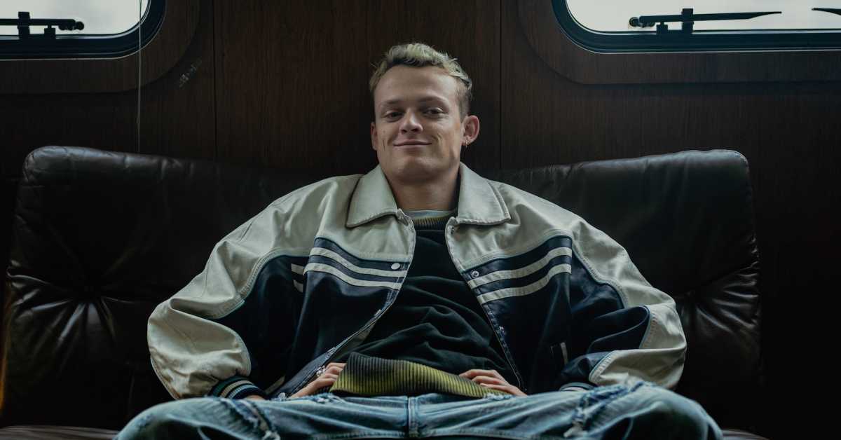 When time does mobland episode 3 start streaming 