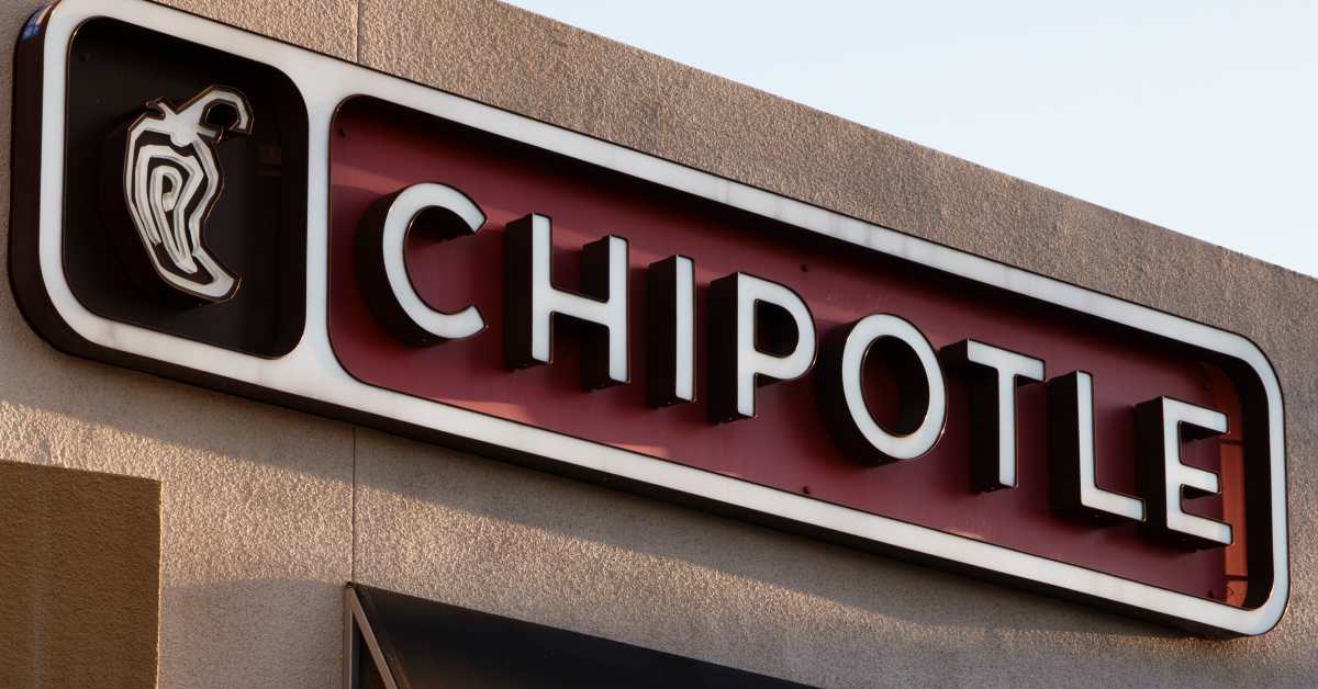 Chipotle Sees Dip in Visits as Diners Tighten Wallets
