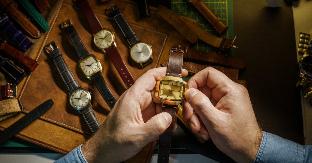 How to Buy a Vintage Watch Where to Go and What to Know Men s Journal