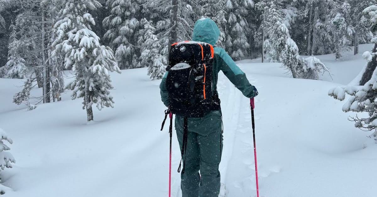 Tested And Reviewed The Mammut Pro 35 Removable Airbag 3.0 Men s Journal Out of the Office
