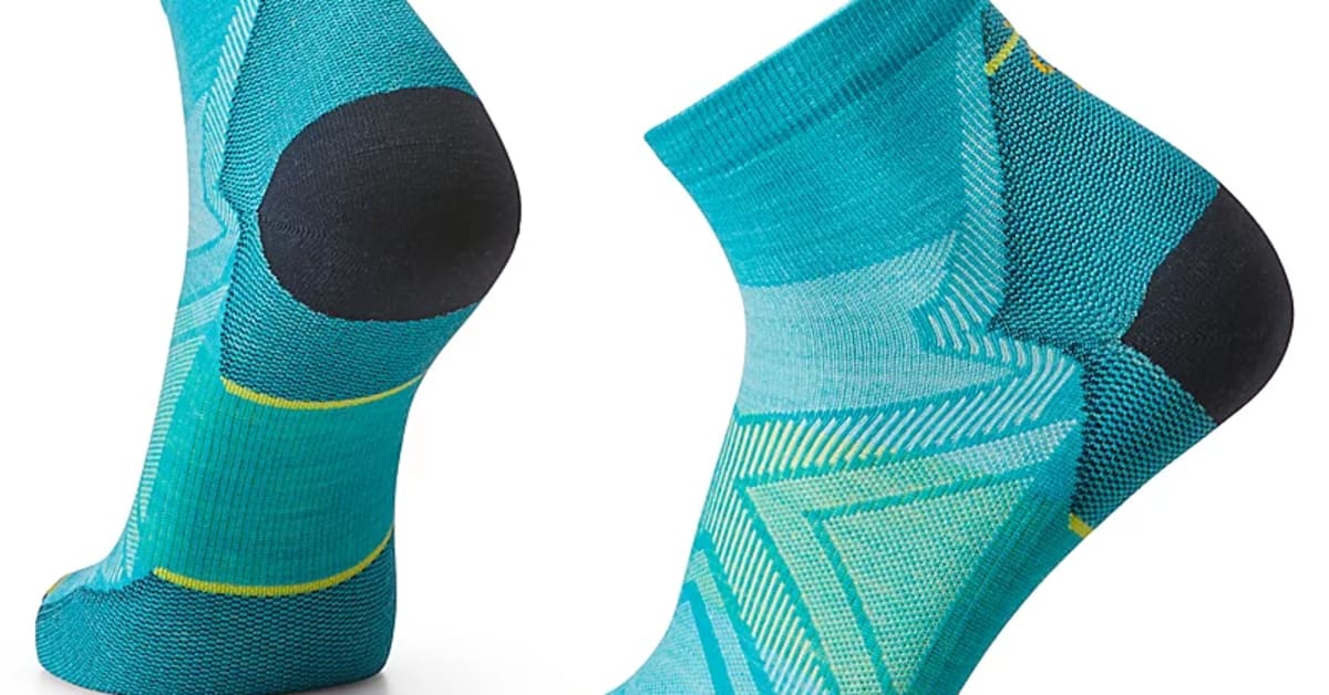Best type of socks for running sale