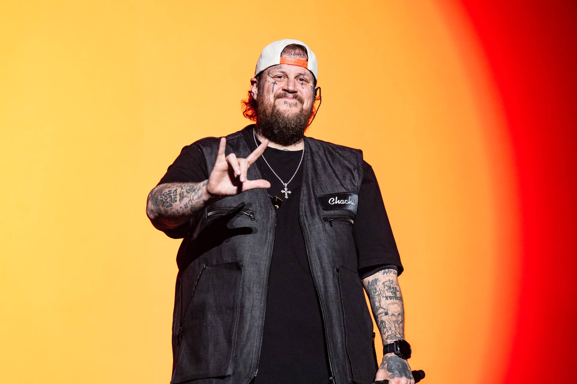 Jelly Roll Turns Heads With Message to Country Music Star