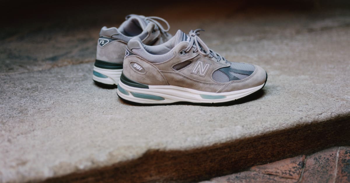 Gray new balance tennis discount shoes