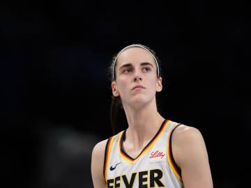 Caitlin Clark Loses Basketball Shooting Contest To Eli… 