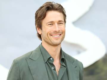 Crowd Boos Glen Powell at College Football… 