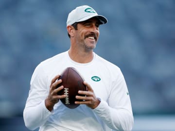 Aaron Rodgers Breaks Silence on New Girlfriend Amid Retirement… 