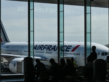 Passenger Flight Makes Emergency Landing Due to ‘Heat’ in… 