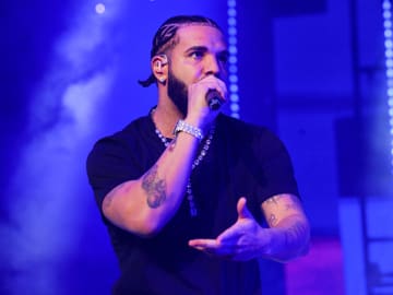 Drake Jokes Fly After Rapper Rents Out Entire Club and Listens to Sabrina… 
