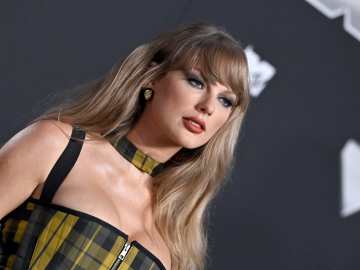 Why Taylor Swift Fans Are Freaking Out Over Her New… 