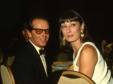 Jack Nicholson Makes Amends to Ex Anjelica Huston Decades After 
