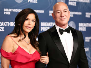 Jeff Bezos, Lauren Sanchez Make Decision on Wedding… 