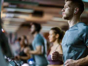 Should You Do Cardio Before or After Weights? Here’s What Trainers… 