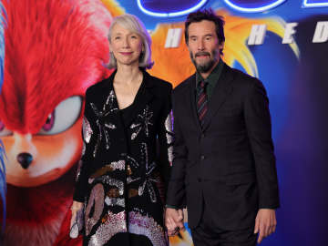 What to Know About Keanu Reeves’ Girlfriend, Alexandra… 