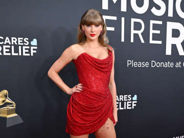 Taylor Swift Knocked From Top Spot in Major… 