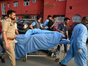 Indian Tourists Slaughtered in Meadow During Brutal Kashmir… 