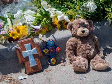 Victim Families Hug Walmart Mass Killer at Emotional… 